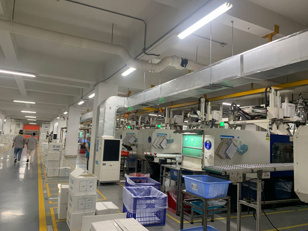 工業(yè)省電空調(diào)應(yīng)用于注塑廠車間降溫